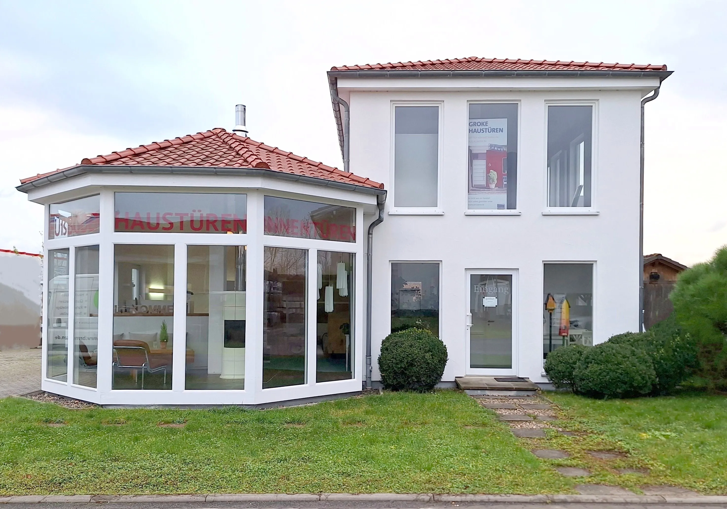 Ausstellung Bodenbeläge Innentüren Haustüren Raumdesign